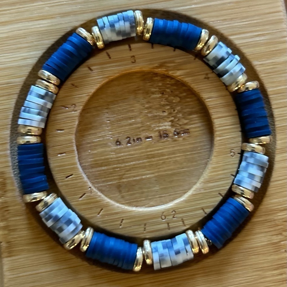 3 FRIENDSHIP BRACELETS in Midnights 😍 - Picture 2 of 4
